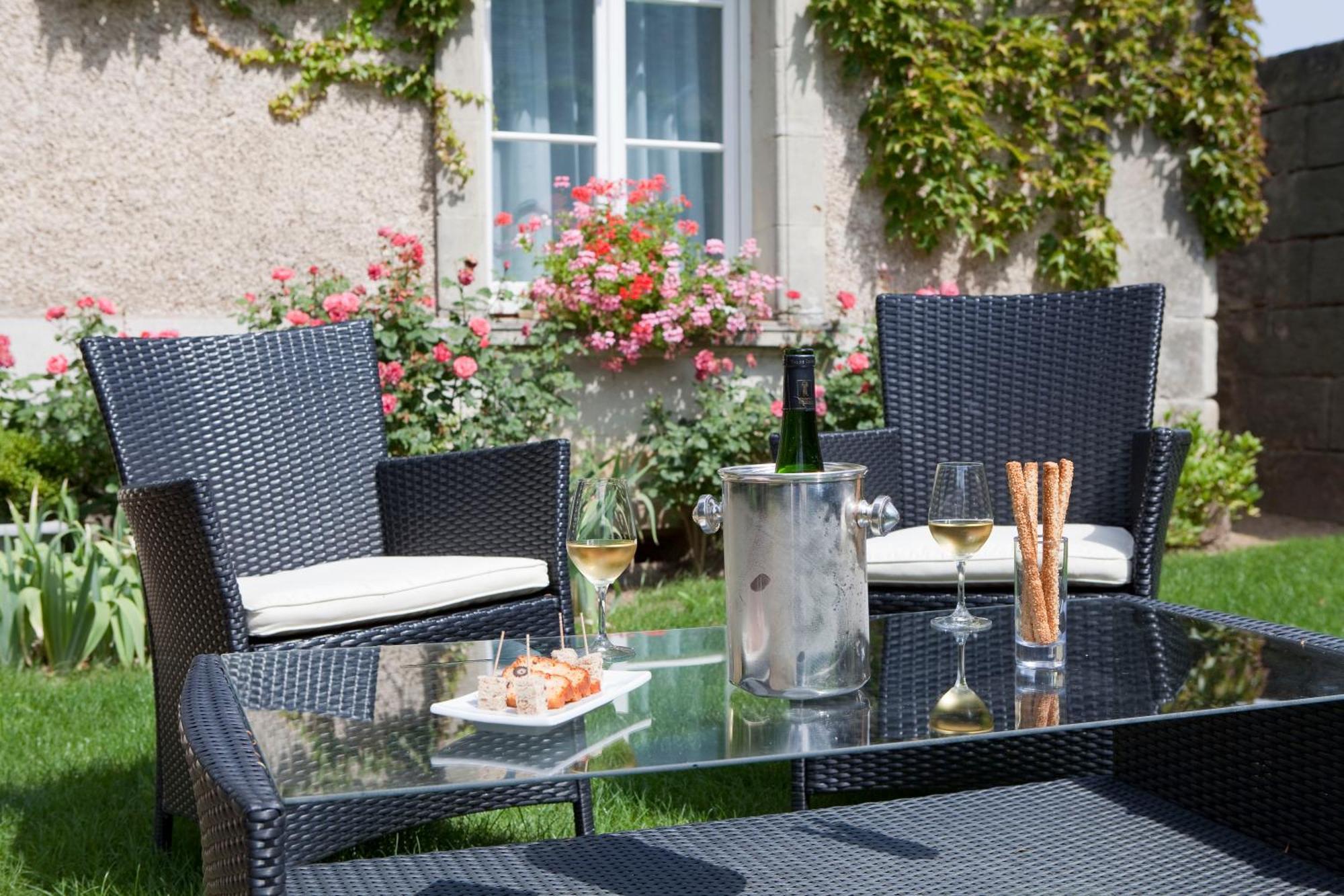 Logis Hotels Restaurant La Mere Hamard Semblançay Exteriér fotografie